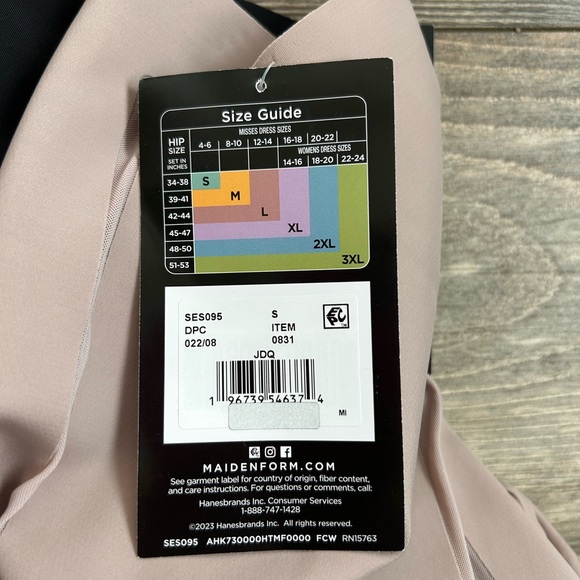 Maidenform bundle of 2 - Black and Beige Shapewear shorts - Picture 2 of 3